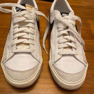 Nike blazers low